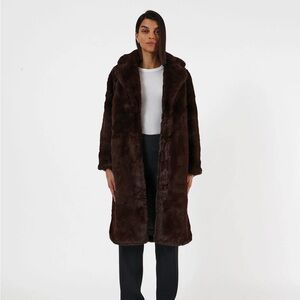 Apparis Scarlet Coat